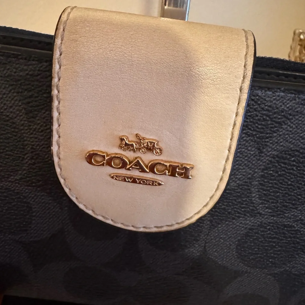 Coach Women's Wallet in Black and Tan - Picture 2 of 12